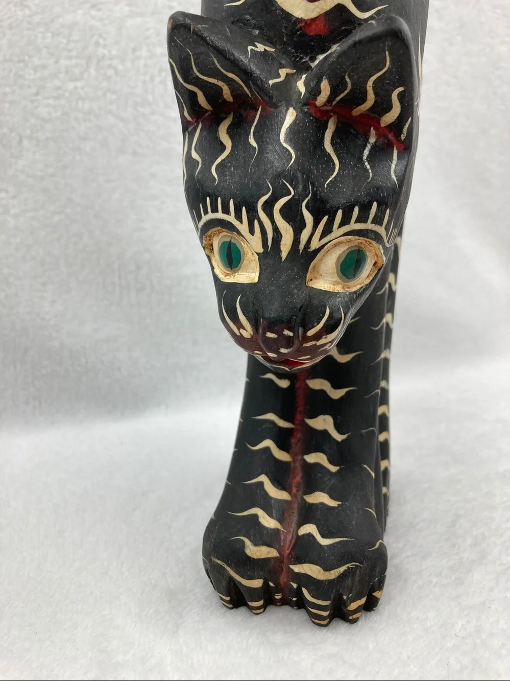 VTG Indonesian Wood Carved Folk Art Scaredy Cat Sculpture 10”
